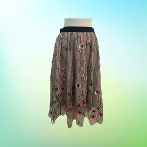 Women Floral Embroidered Mesh Skirt, Large
